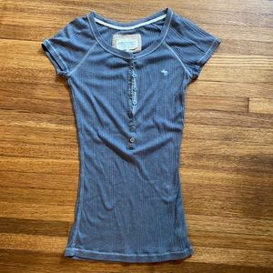Abercrombie and Fitch short sleeve gray top